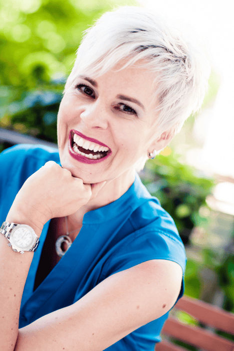 Bettina Sturm lädt Frauen in der Lebensmitte ein, ein klärendes Gespräch zu vereinbaren und ihren nächsten Schritt zu gehen.